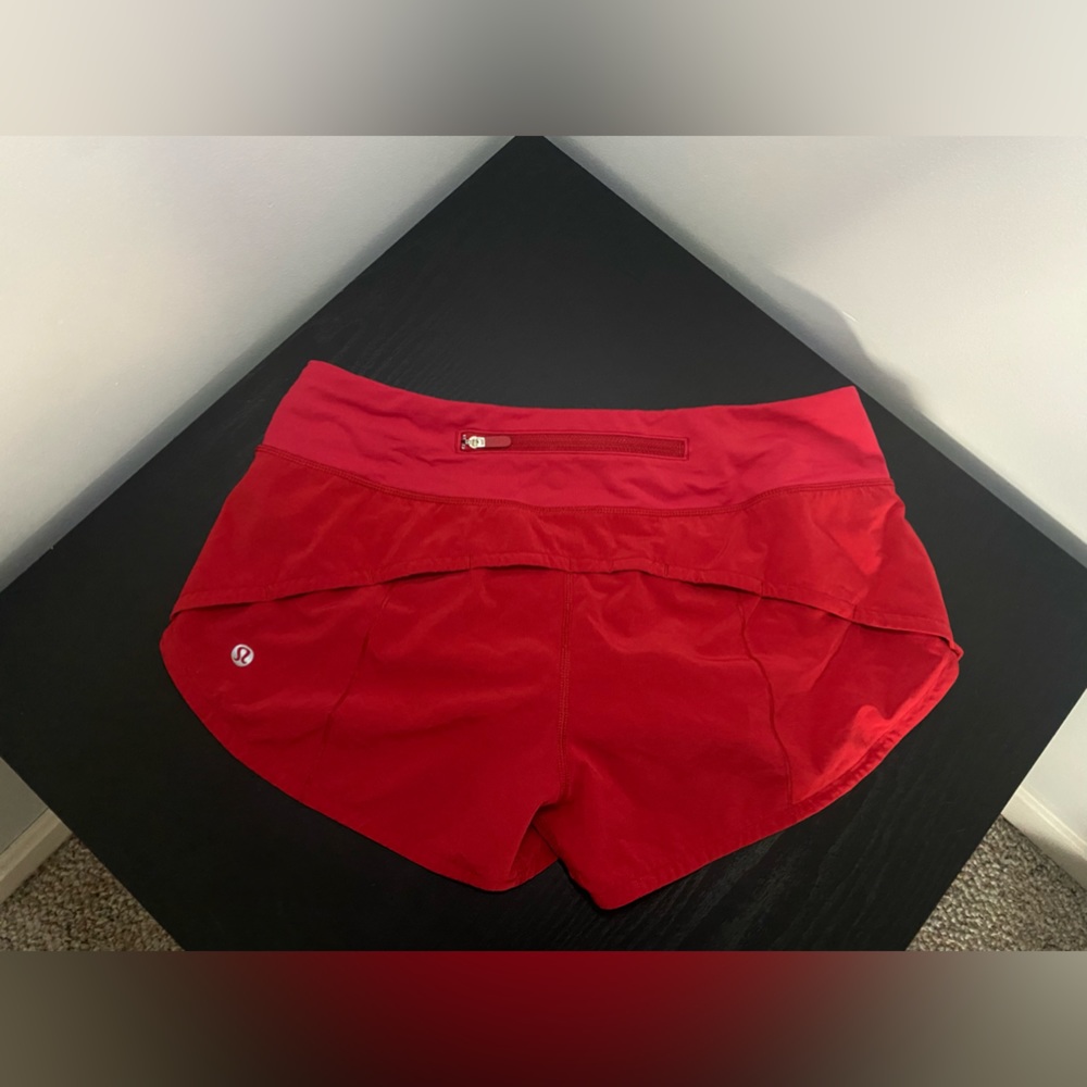 Red Lululemon Speed Up High-Rise Lined Shorts 2.5” size 2